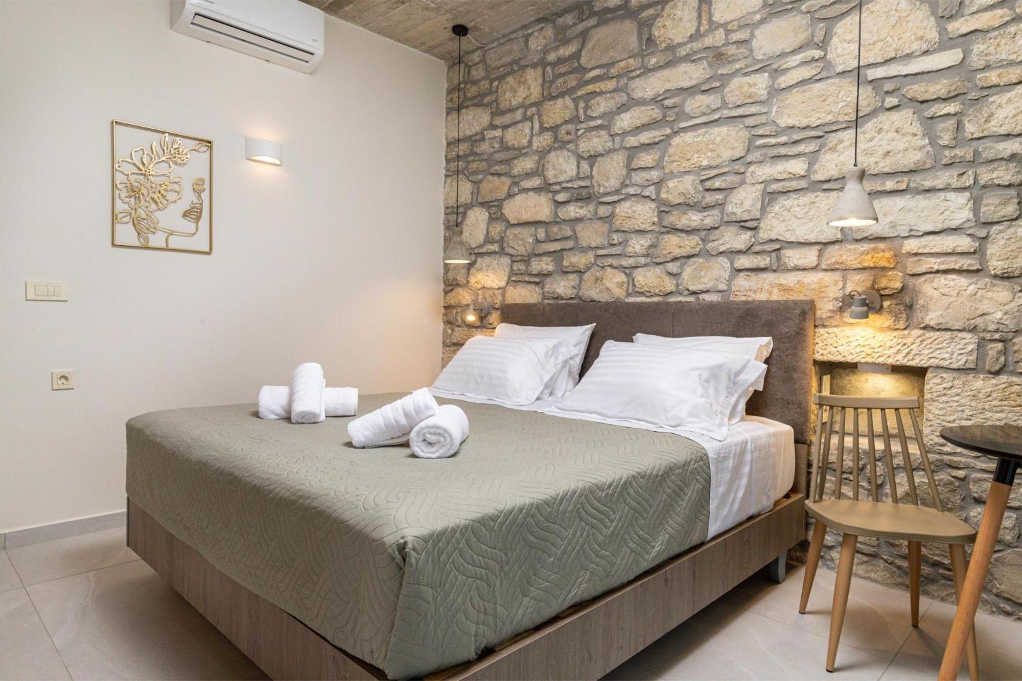 Achatis Apartments With Sea View Kolymbari Exterior foto