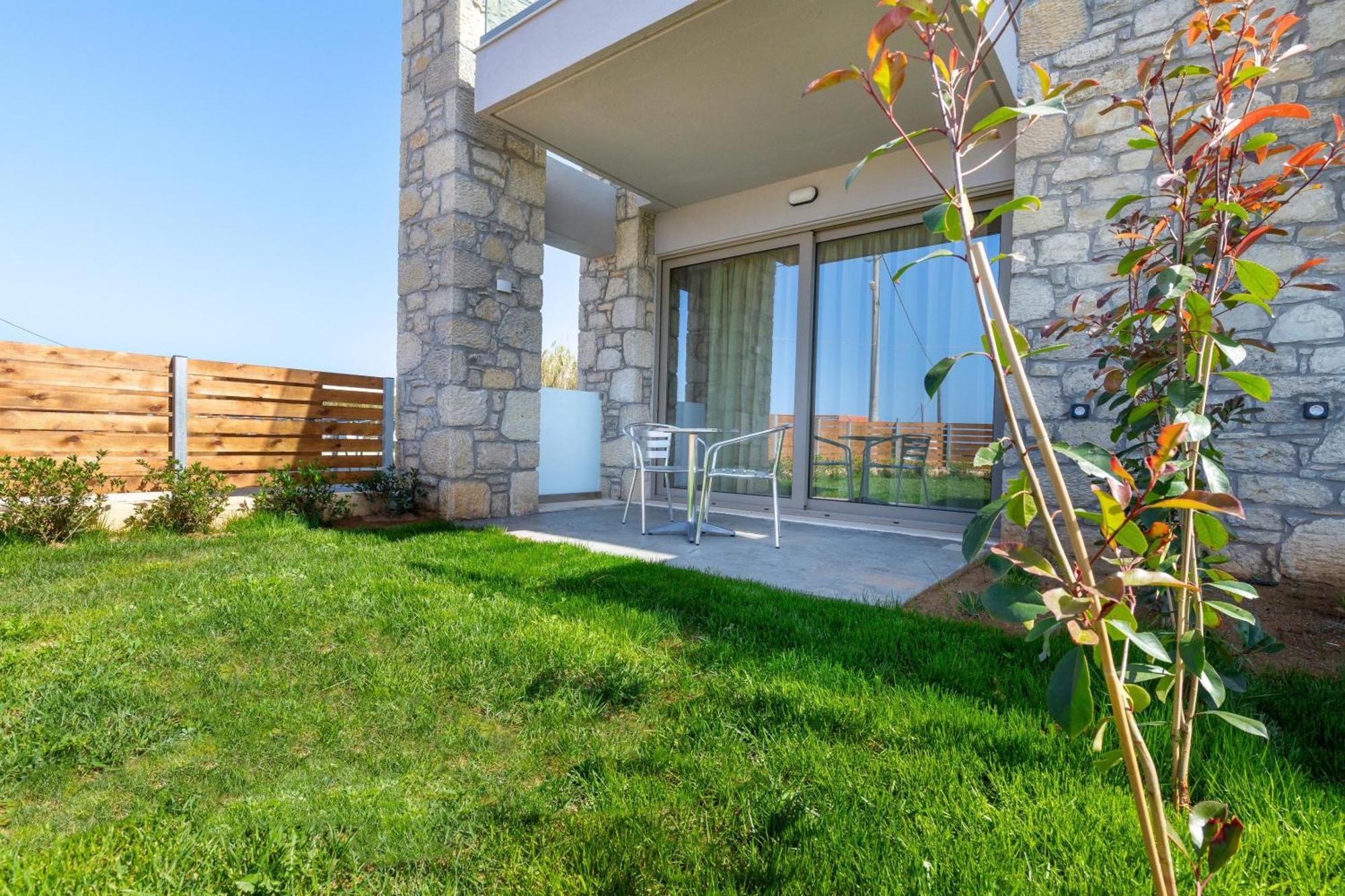 Achatis Apartments With Sea View Kolymbari Exterior foto