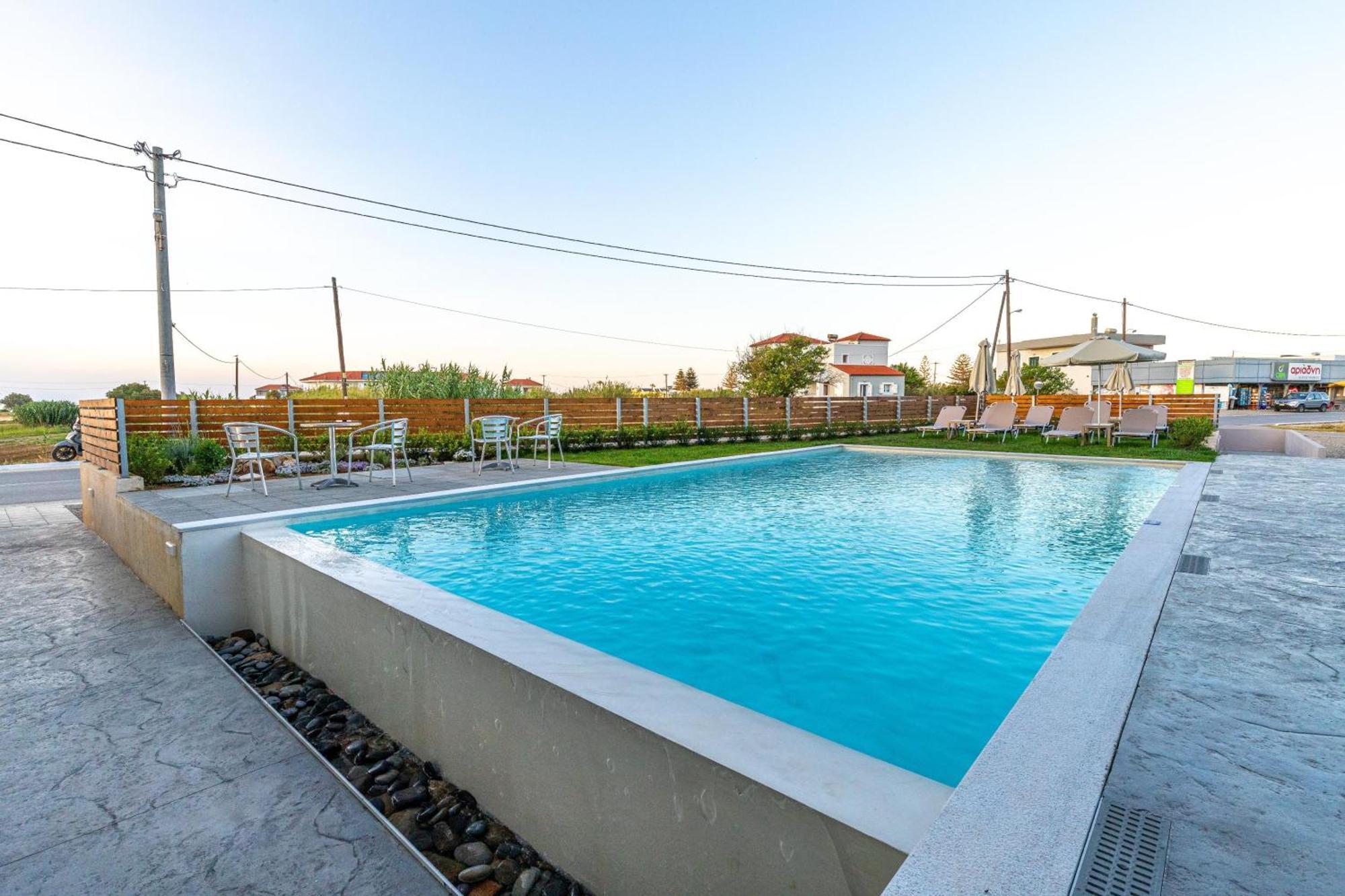 Achatis Apartments With Sea View Kolymbari Exterior foto